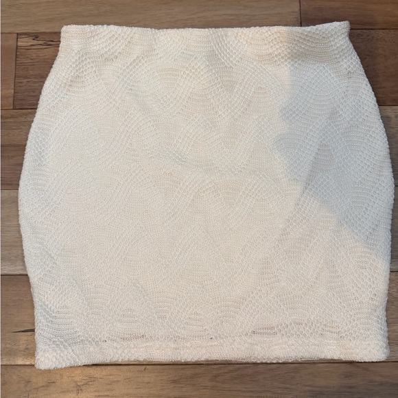 SHEIN Dresses & Skirts - Women's Cream Textured crochet shimmer Mini Skirt 4 for $20